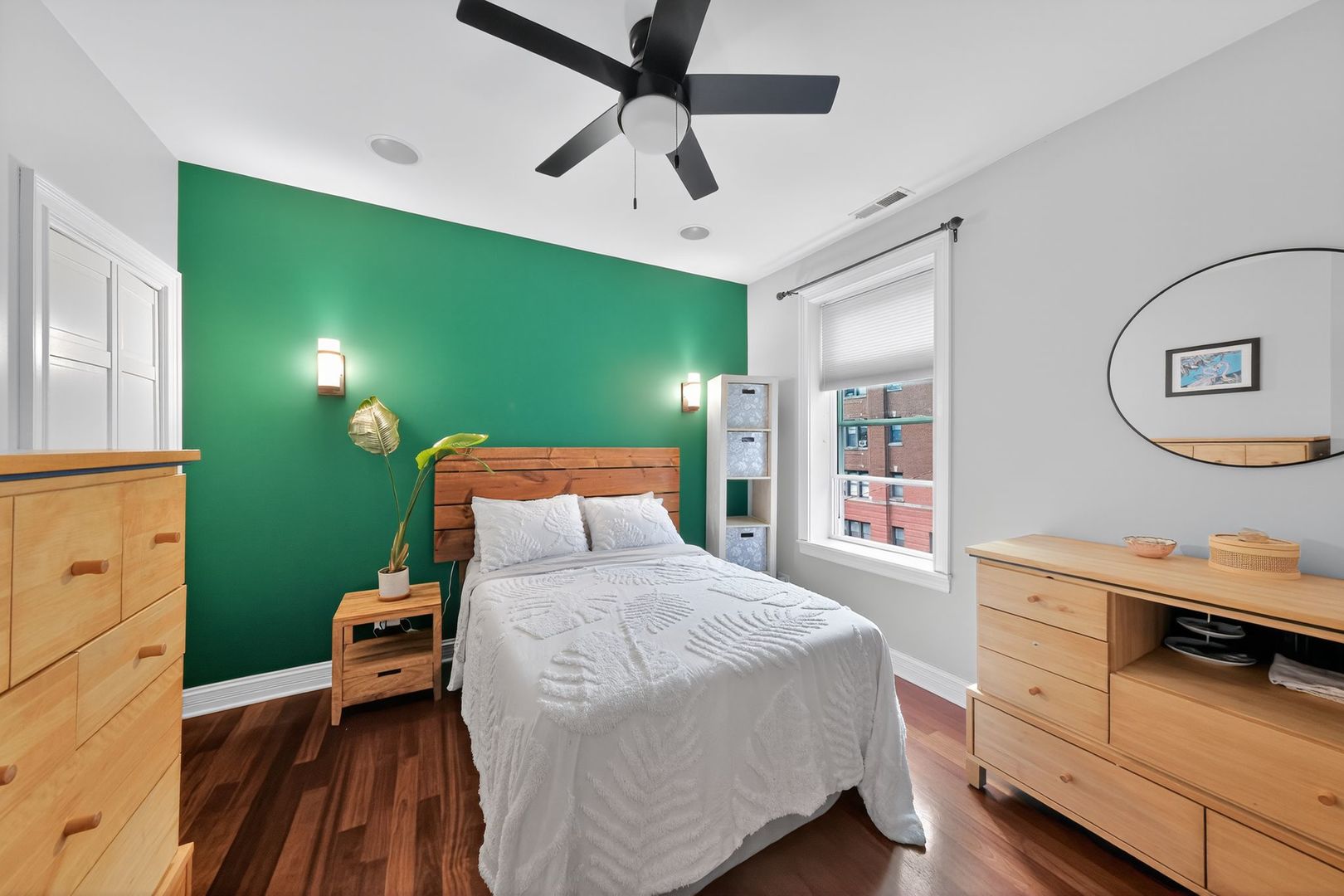 2578 W Lyndale Street #2, Chicago, IL 60647