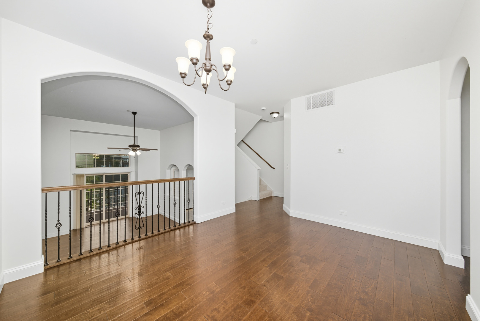 1544 Lakeridge Court, Mundelein, IL 60060