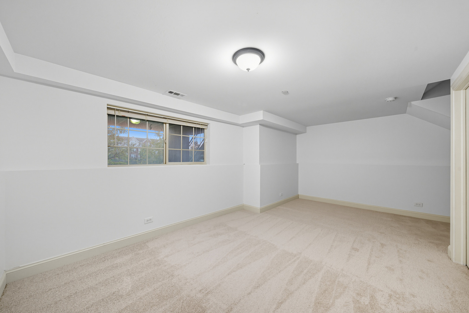 1544 Lakeridge Court, Mundelein, IL 60060