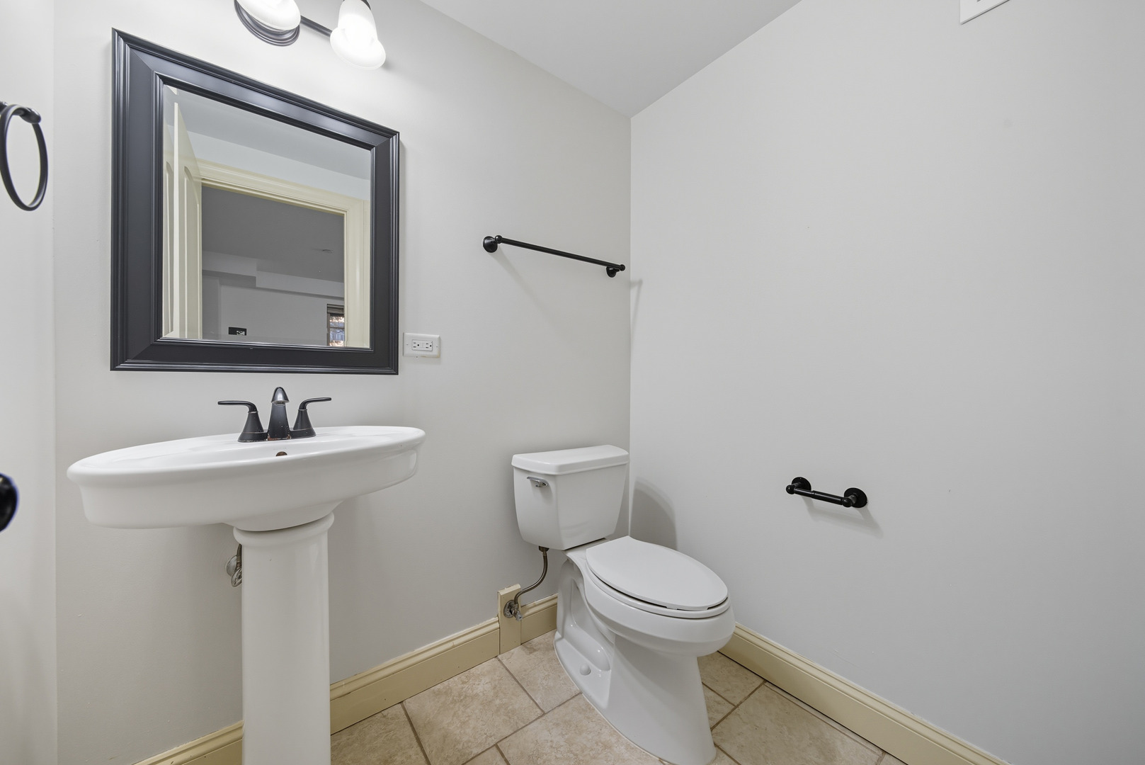 1544 Lakeridge Court, Mundelein, IL 60060