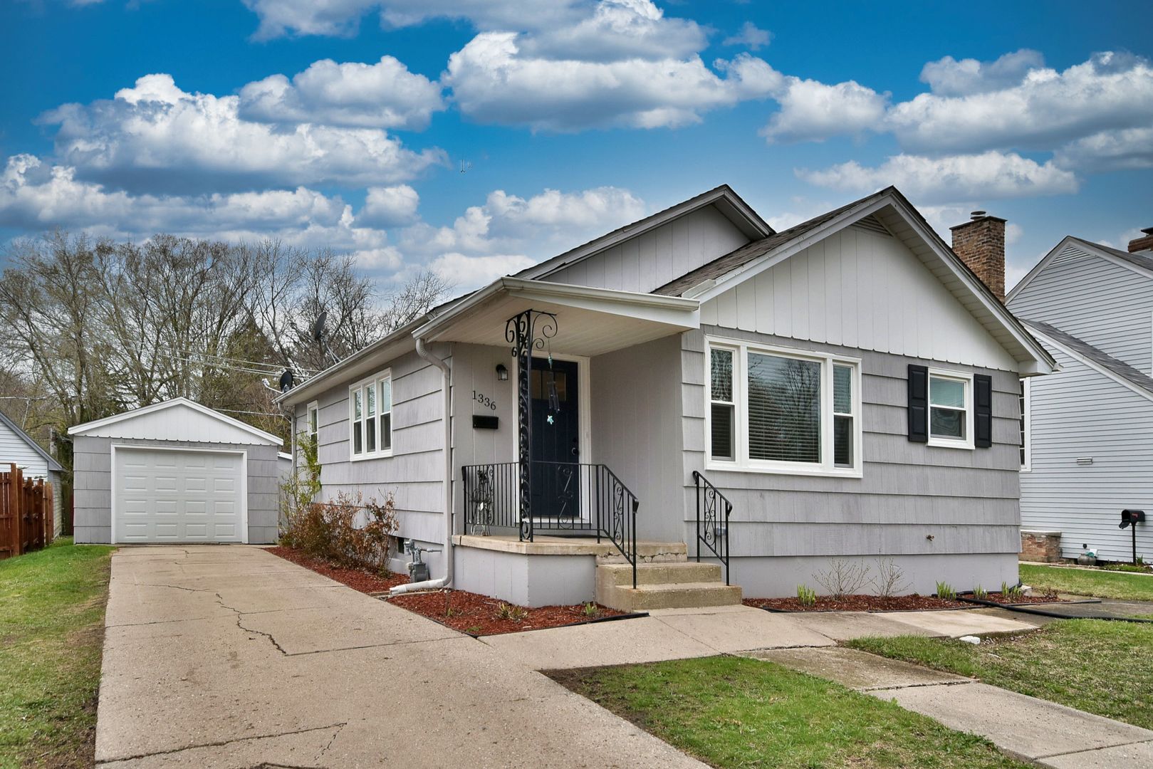 1336 N Ash Street, Waukegan, IL 60085
