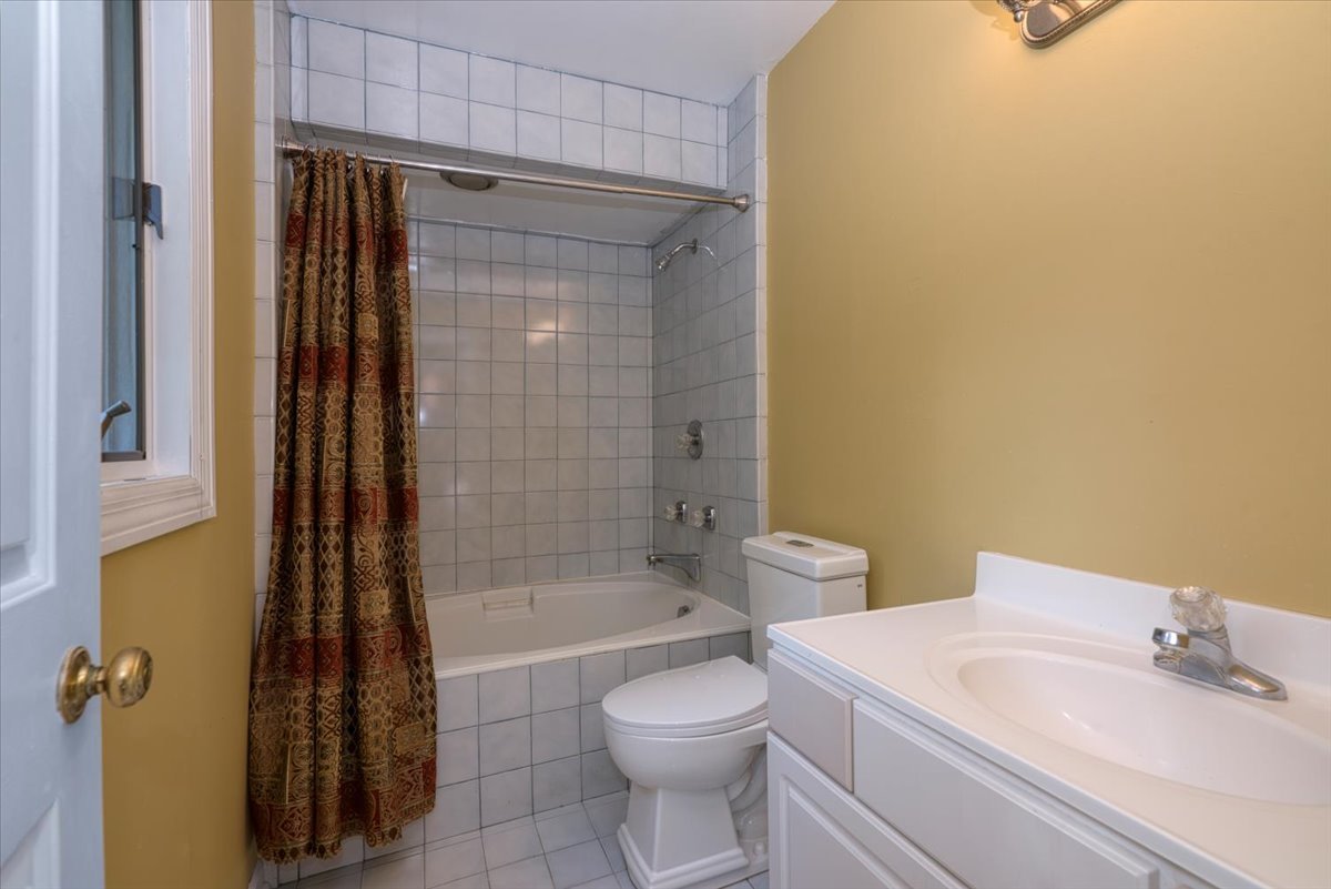 28437 W Lindbergh Drive, Barrington, IL 60010