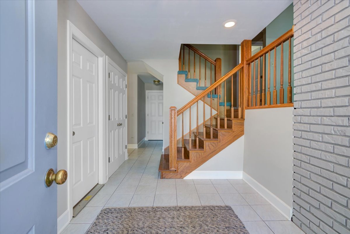 28437 W Lindbergh Drive, Barrington, IL 60010