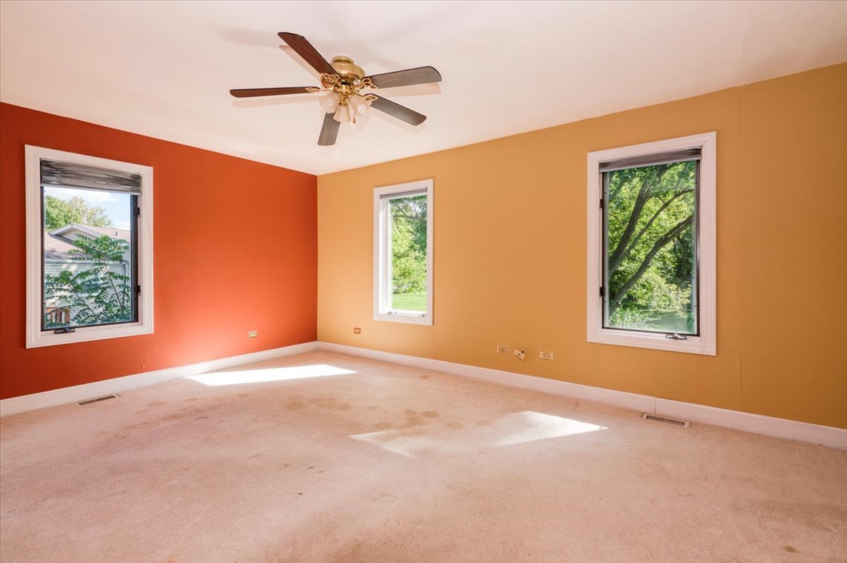 28437 W Lindbergh Drive, Barrington, IL 60010