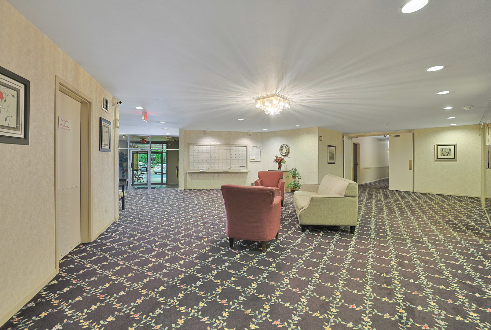 245 S Park Lane #409, Palatine, IL 60074