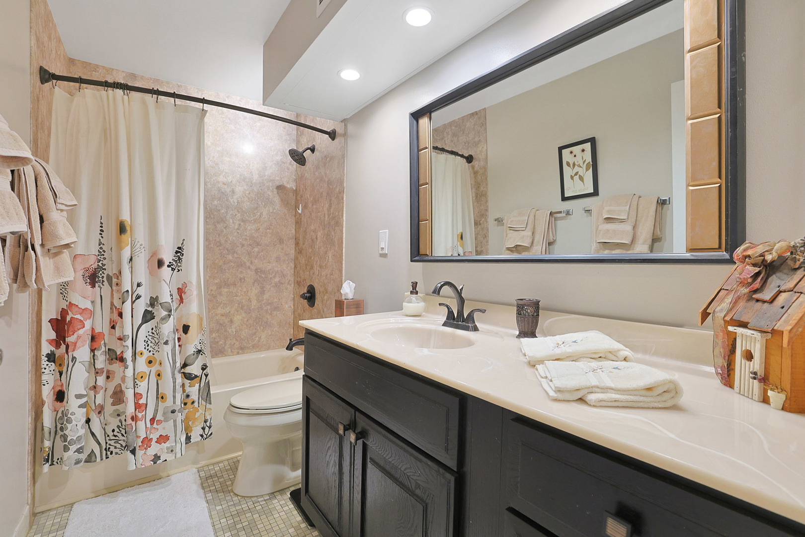 245 S Park Lane #409, Palatine, IL 60074