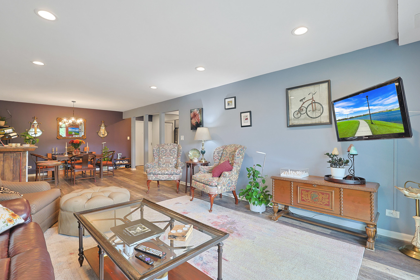 245 S Park Lane #409, Palatine, IL 60074