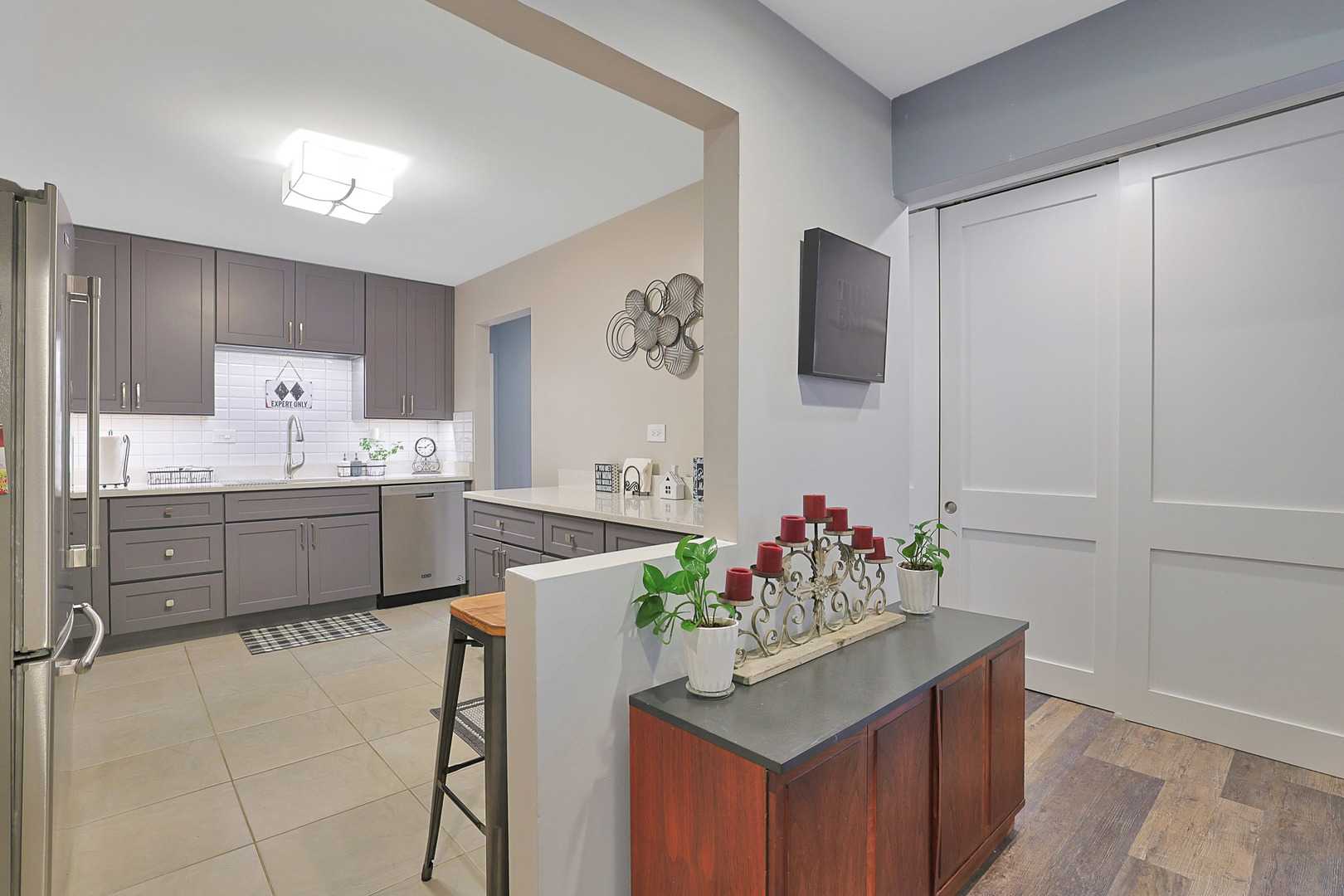 245 S Park Lane #409, Palatine, IL 60074