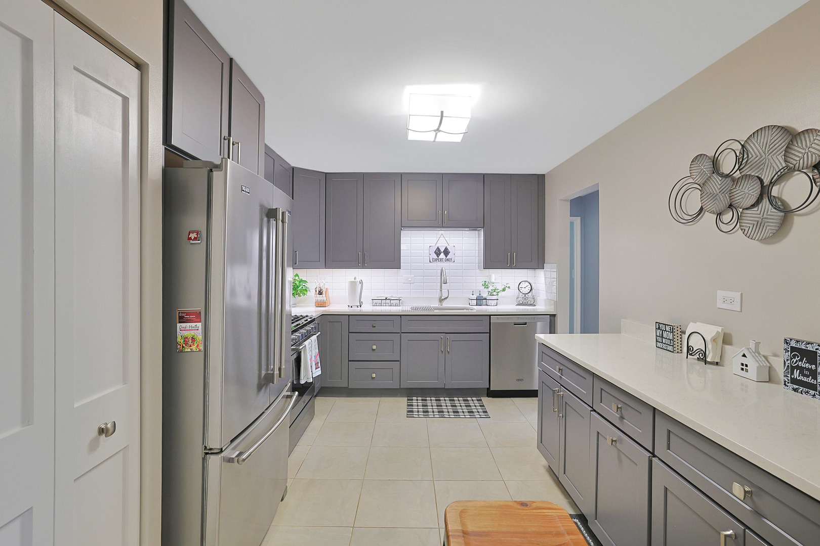 245 S Park Lane #409, Palatine, IL 60074
