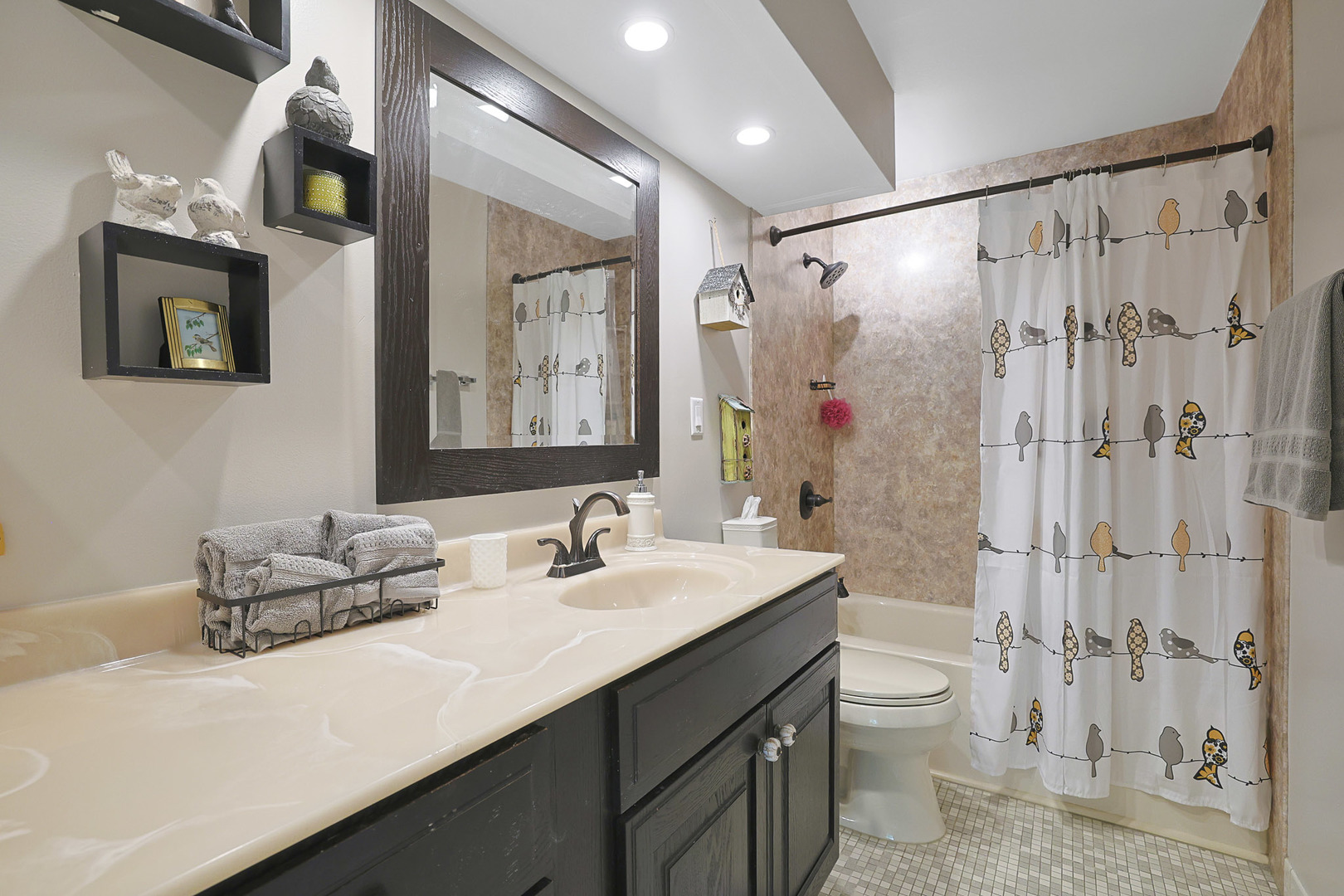 245 S Park Lane #409, Palatine, IL 60074