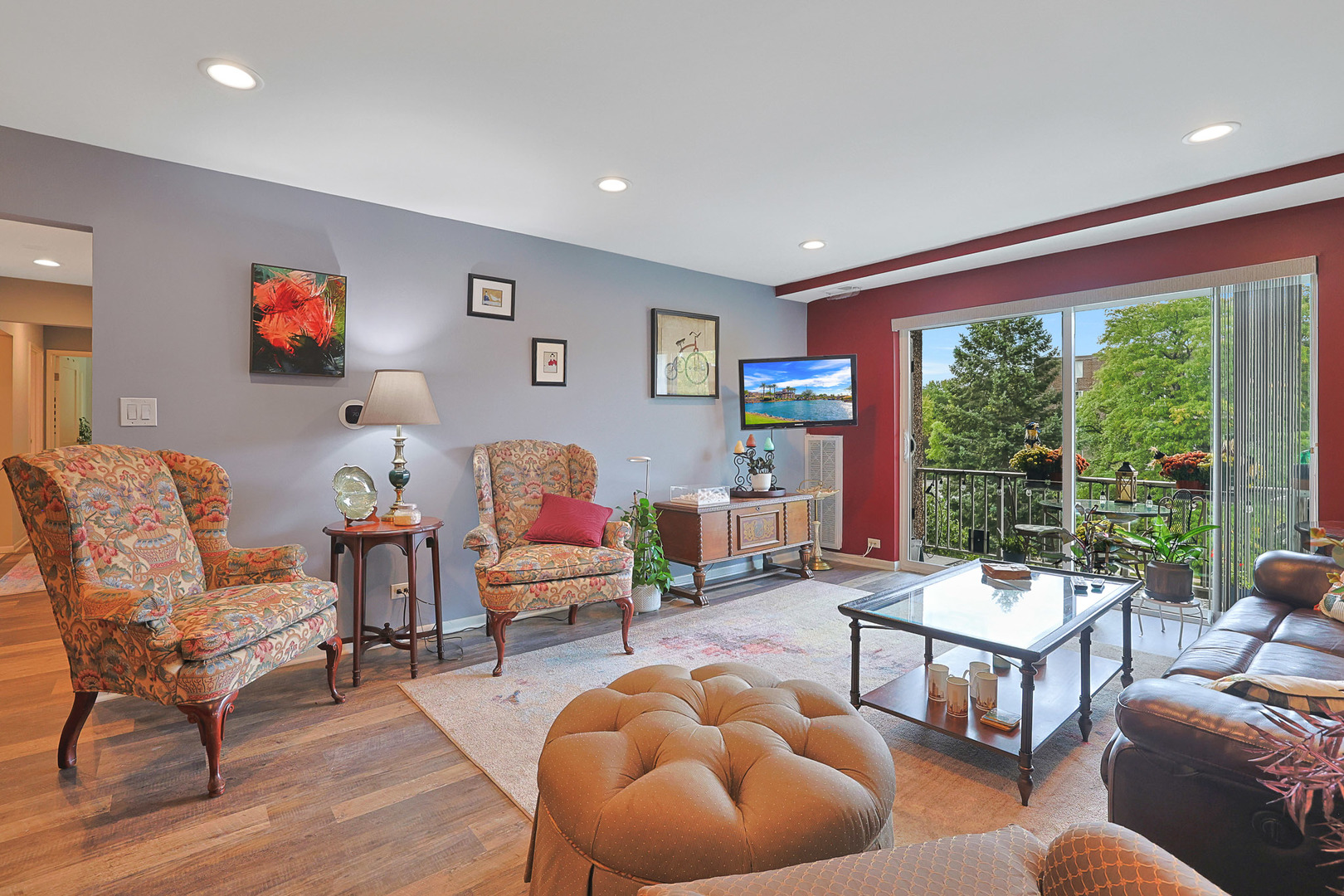245 S Park Lane #409, Palatine, IL 60074