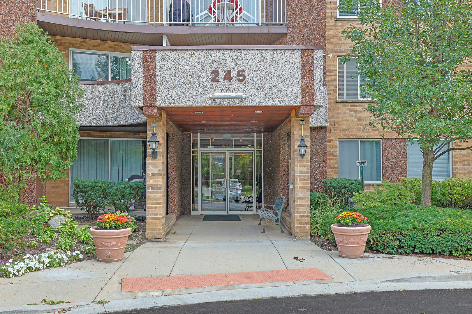 245 S Park Lane #409, Palatine, IL 60074