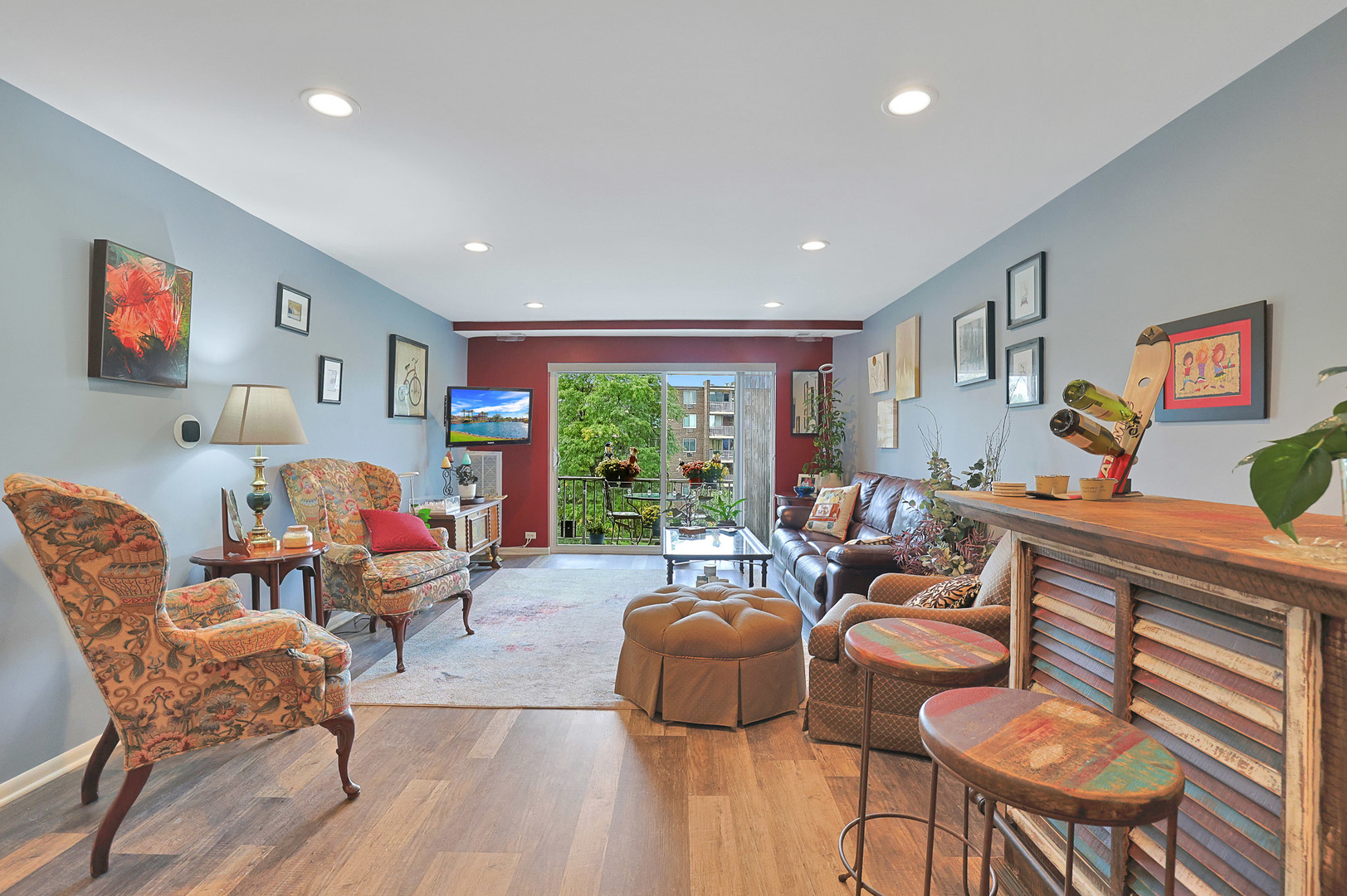245 S Park Lane #409, Palatine, IL 60074