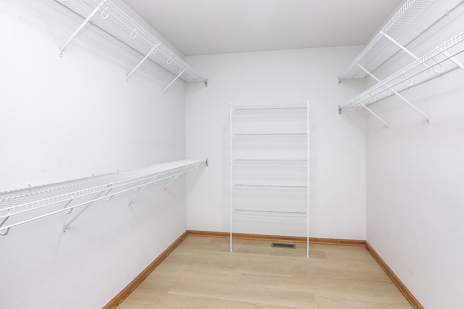 1249 Cronin Court, Lemont, IL 60439