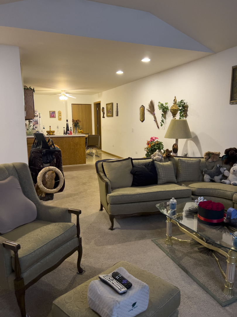 131 E 163rd Street #16A, South Holland, IL 60473