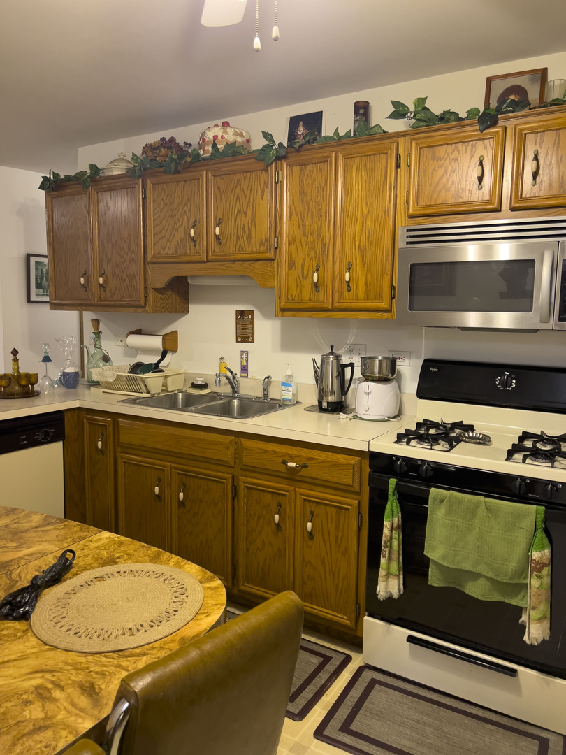 131 E 163rd Street #16A, South Holland, IL 60473