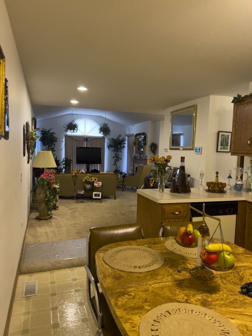 131 E 163rd Street #16A, South Holland, IL 60473