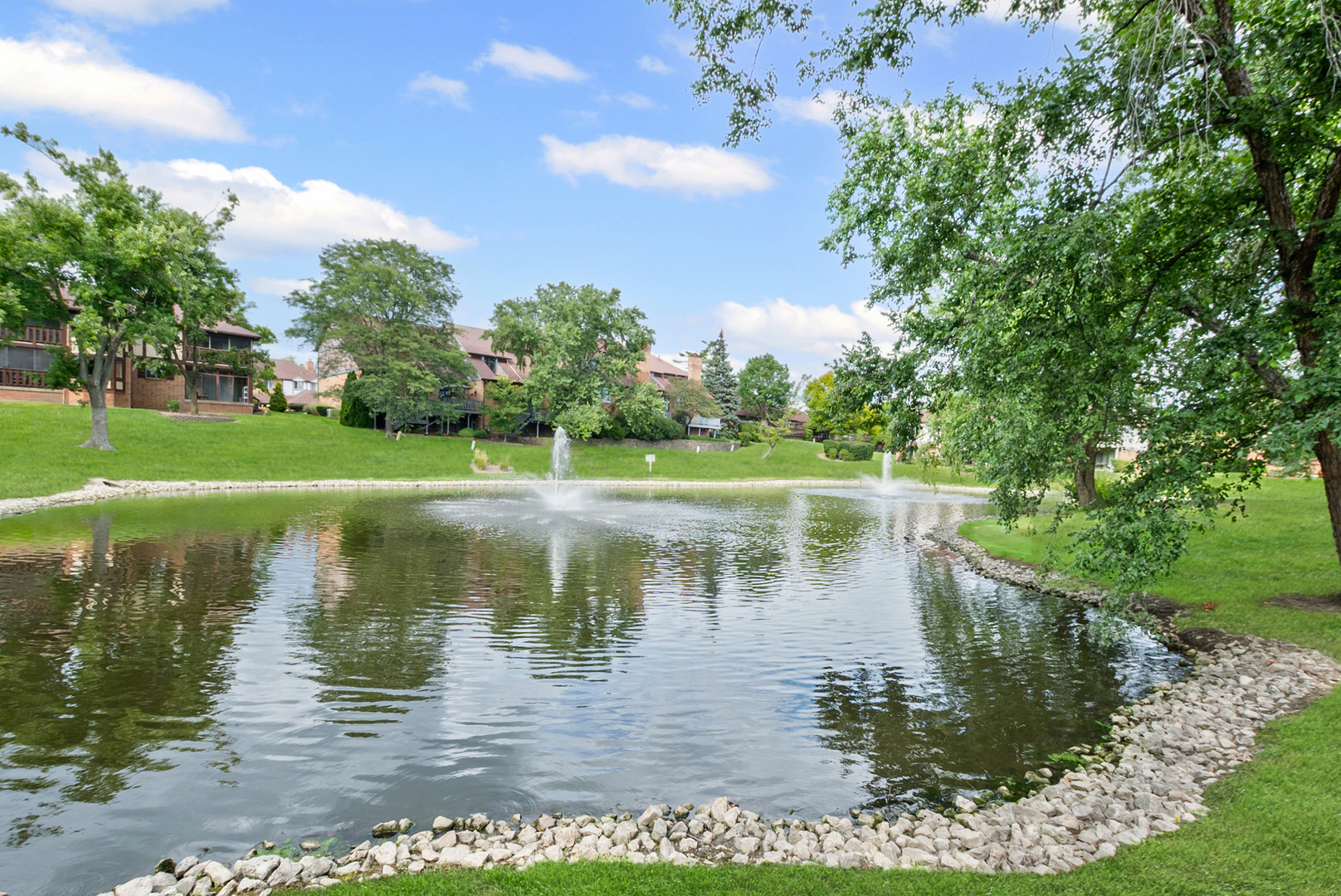 7930 W Lakeview Court #2A, Palos Heights, IL 60463