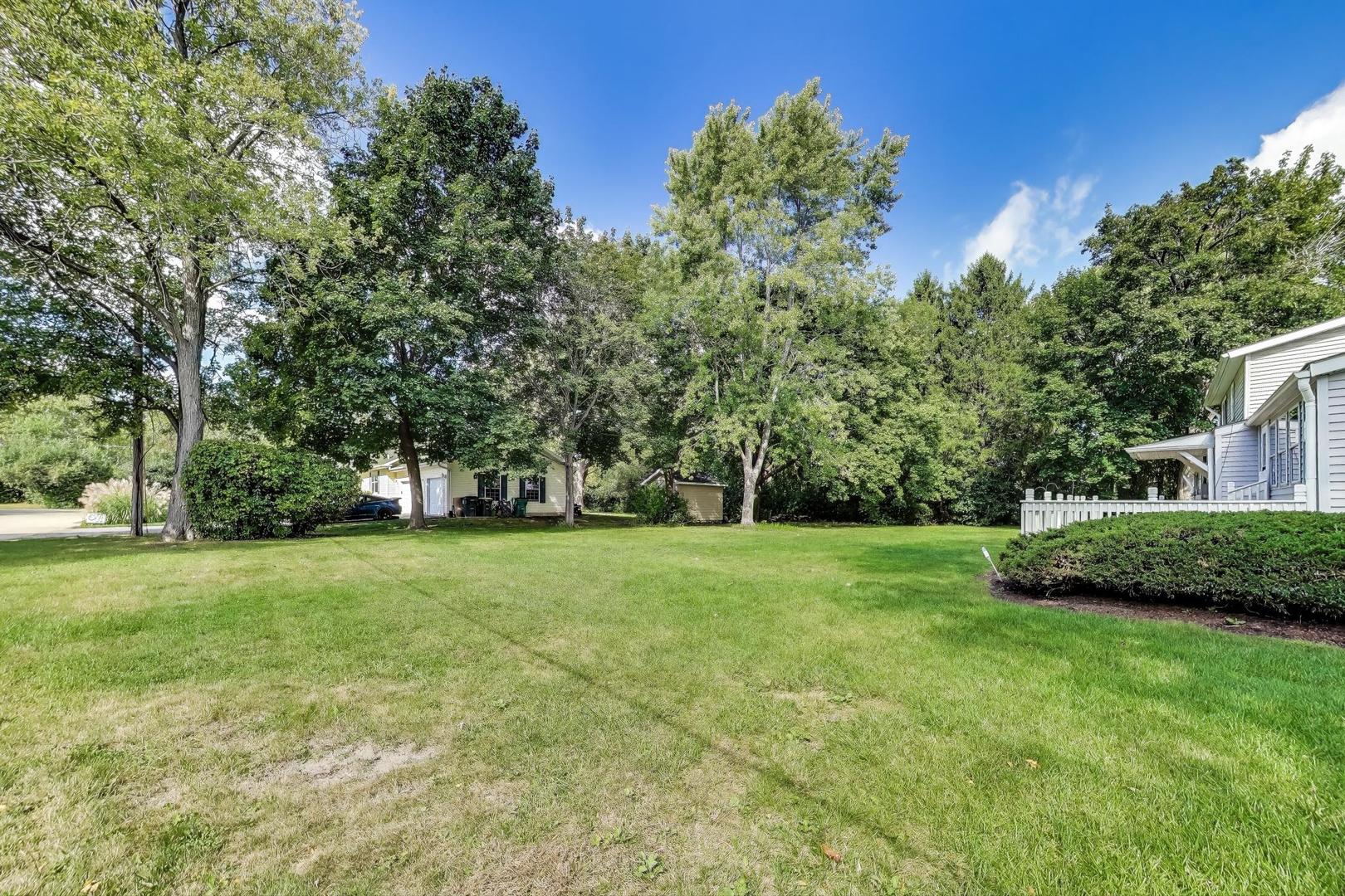 546 Thorndale Avenue, Park City, IL 60085