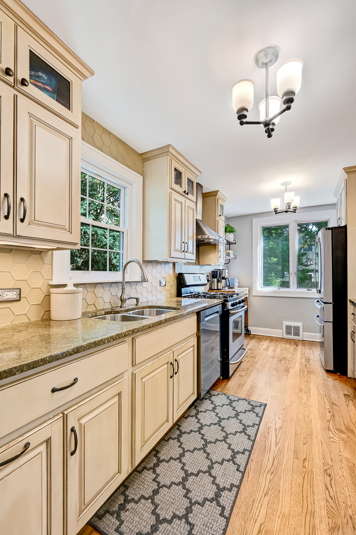 415 N Ashland Avenue, La Grange Park, IL 60526