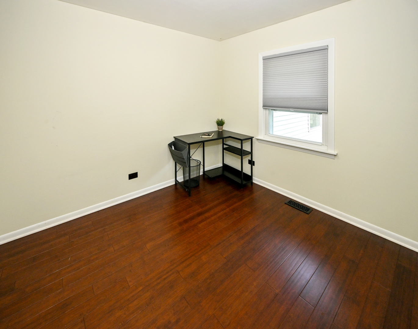 580 Walnut Lane, Elk Grove Village, IL 60007