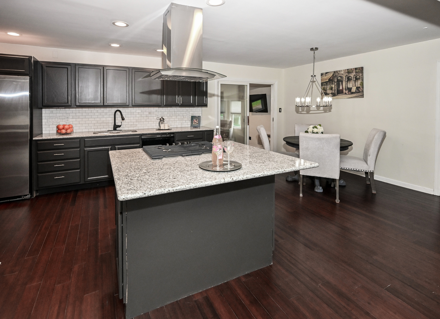 580 Walnut Lane, Elk Grove Village, IL 60007