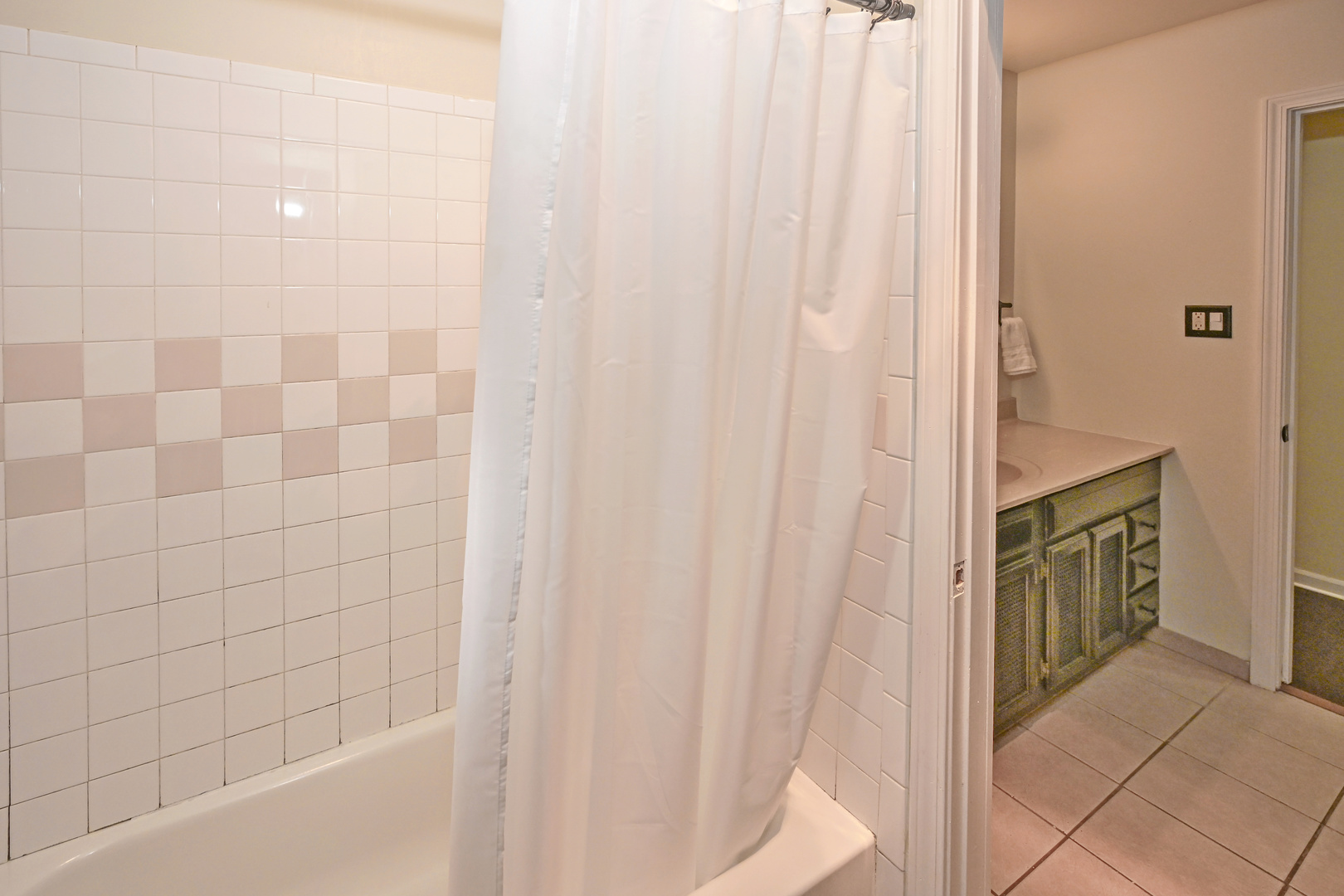 580 Walnut Lane, Elk Grove Village, IL 60007