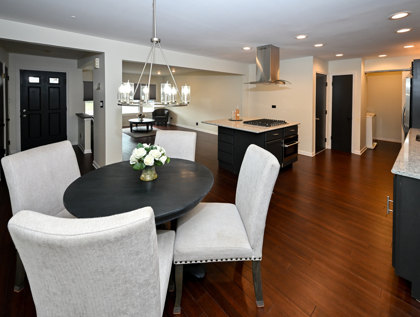 580 Walnut Lane, Elk Grove Village, IL 60007