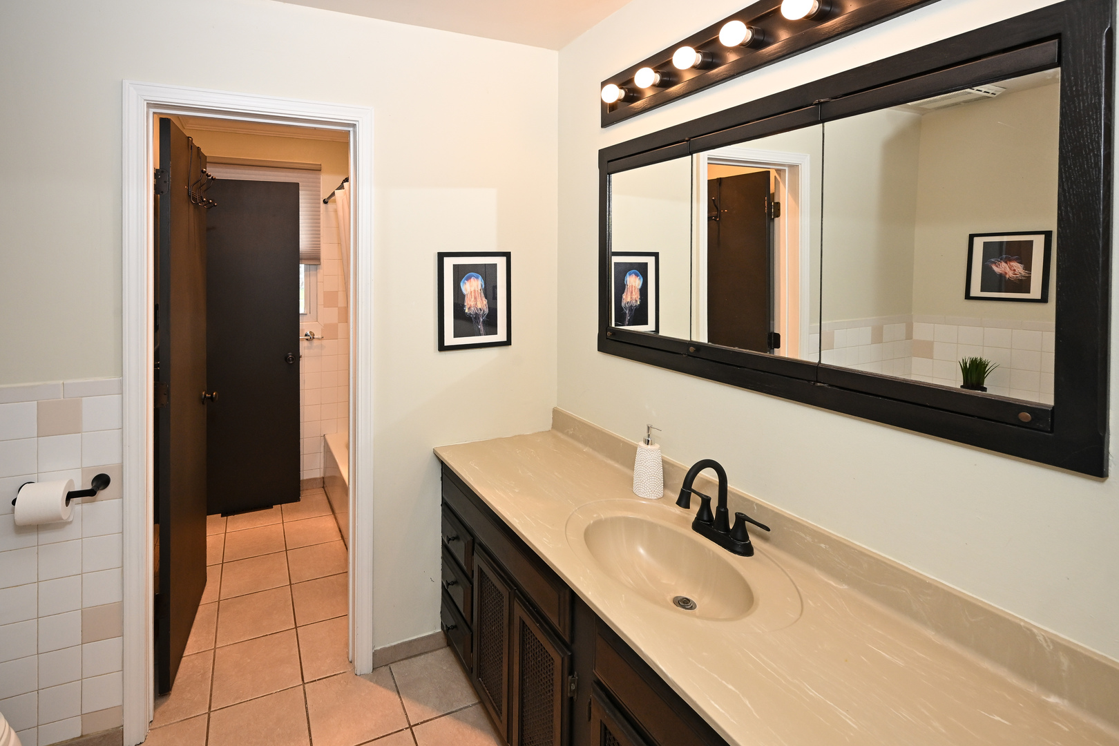 580 Walnut Lane, Elk Grove Village, IL 60007