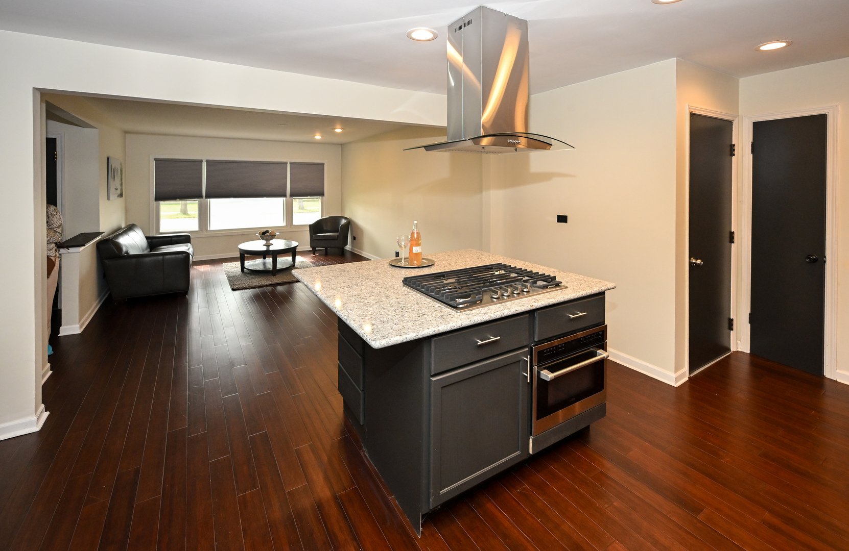 580 Walnut Lane, Elk Grove Village, IL 60007