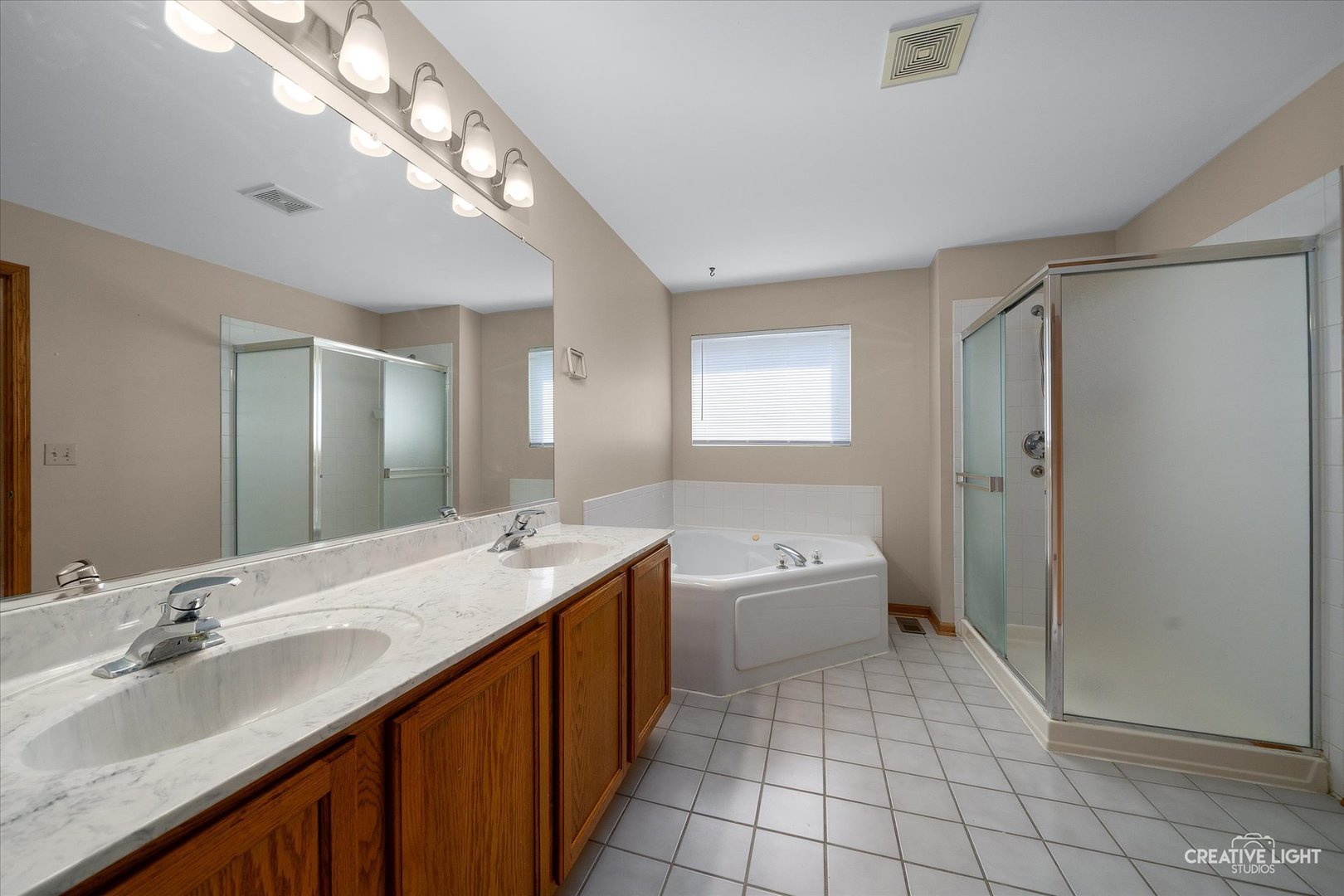 5304 Kingsbury Estates Drive, Plainfield, IL 60586