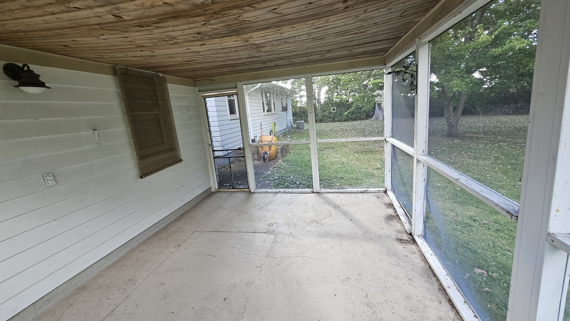 13658 E Flagg Road, Rochelle, IL 61068