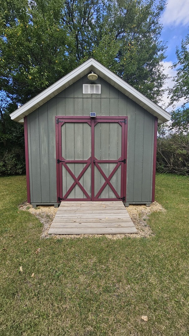 13658 E Flagg Road, Rochelle, IL 61068