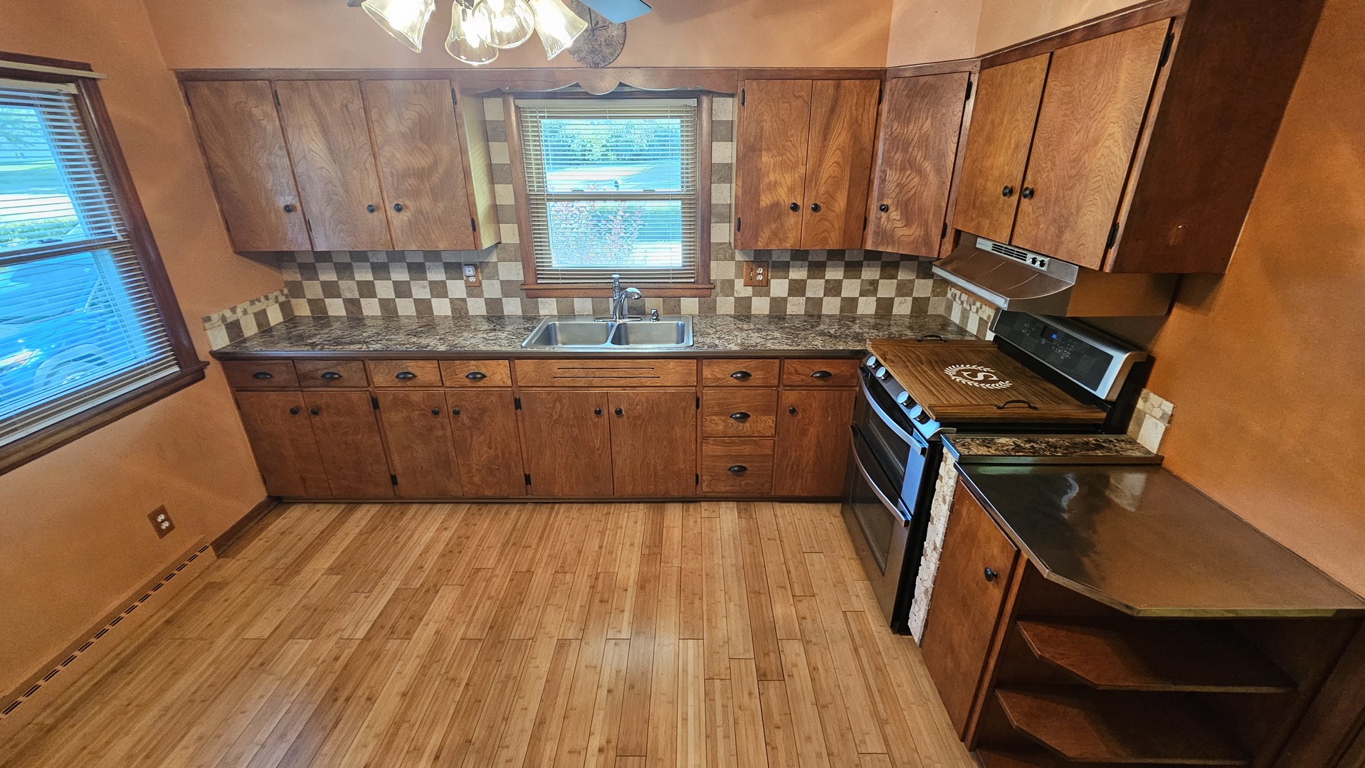 13658 E Flagg Road, Rochelle, IL 61068