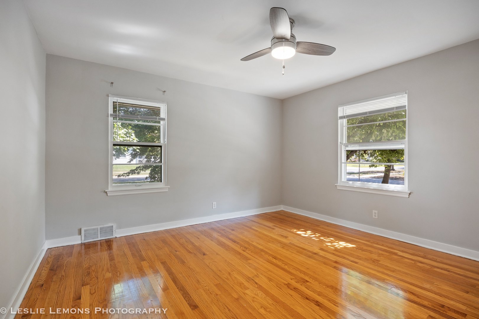 329 E 8th Avenue, Naperville, IL 60563