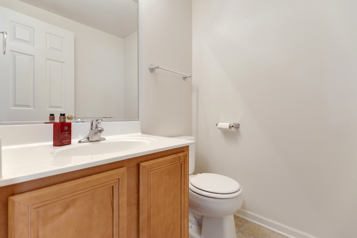 726 Hanbury Drive, Des Plaines, IL 60016