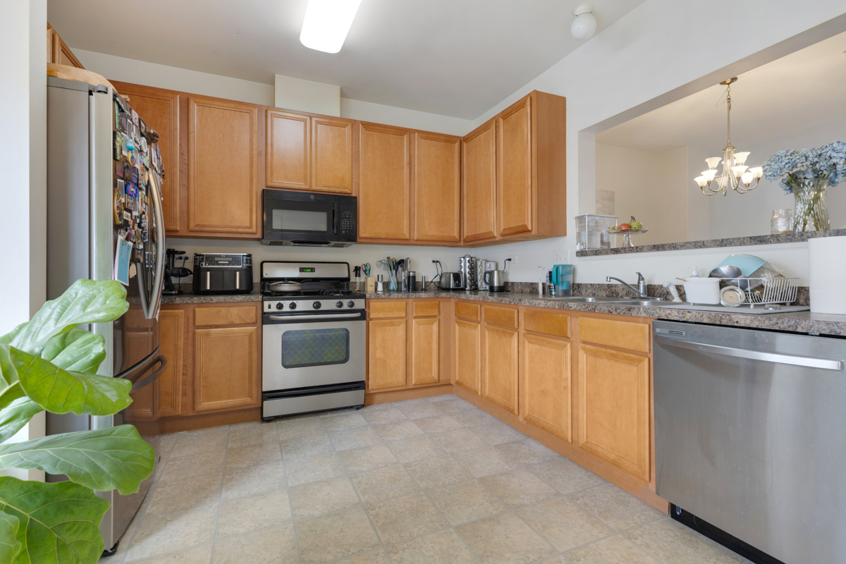 726 Hanbury Drive, Des Plaines, IL 60016