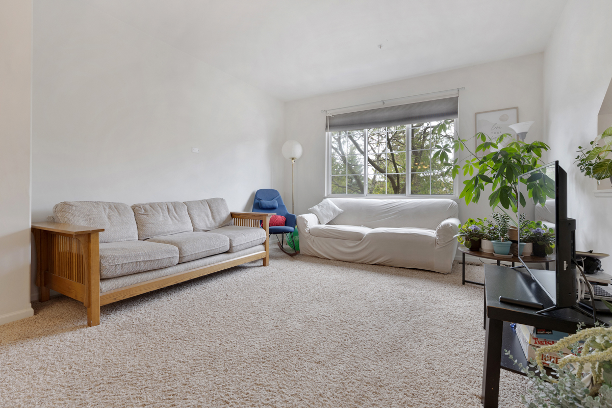 726 Hanbury Drive, Des Plaines, IL 60016