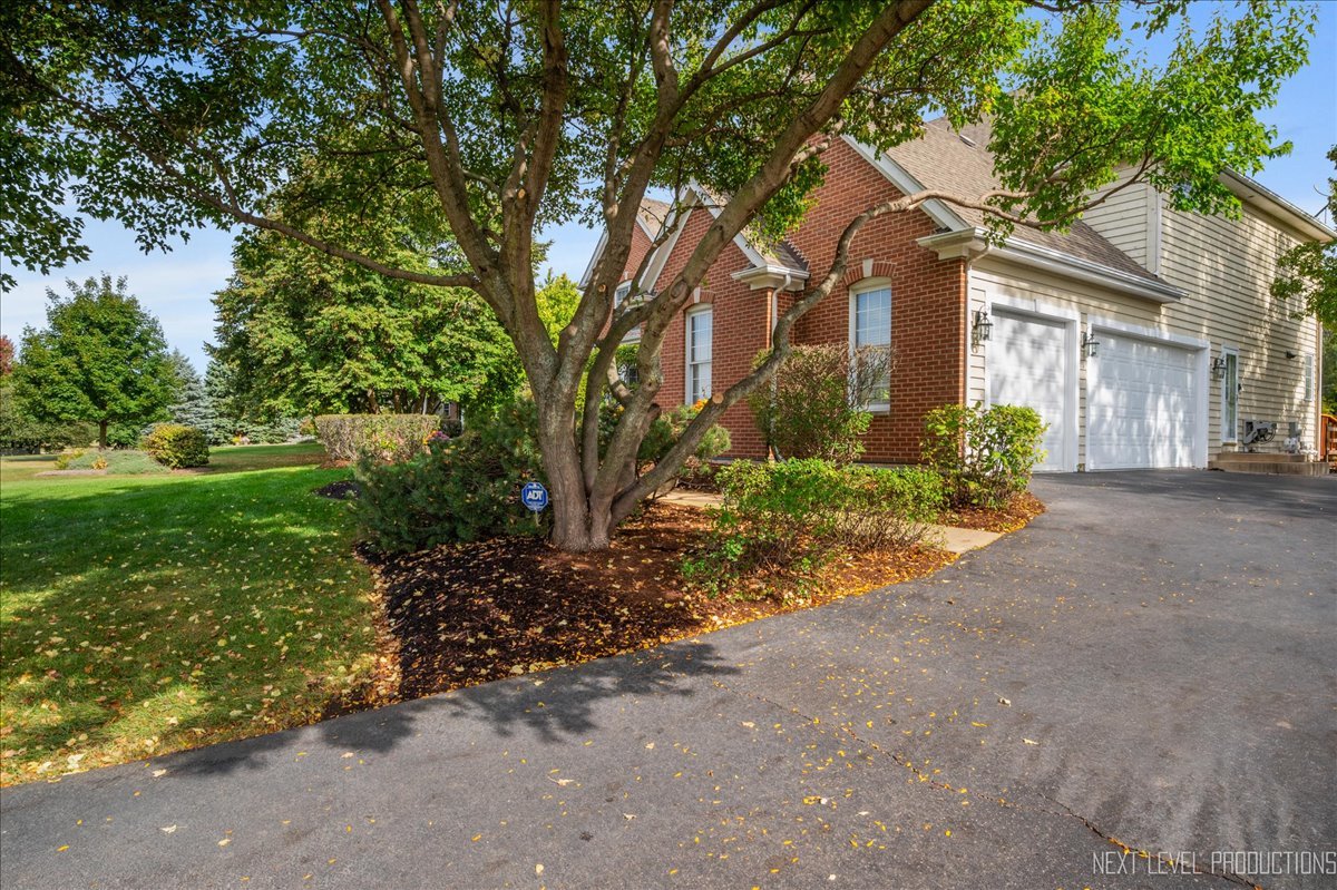 7N919 Cloverfield Road, St. Charles, IL 60175