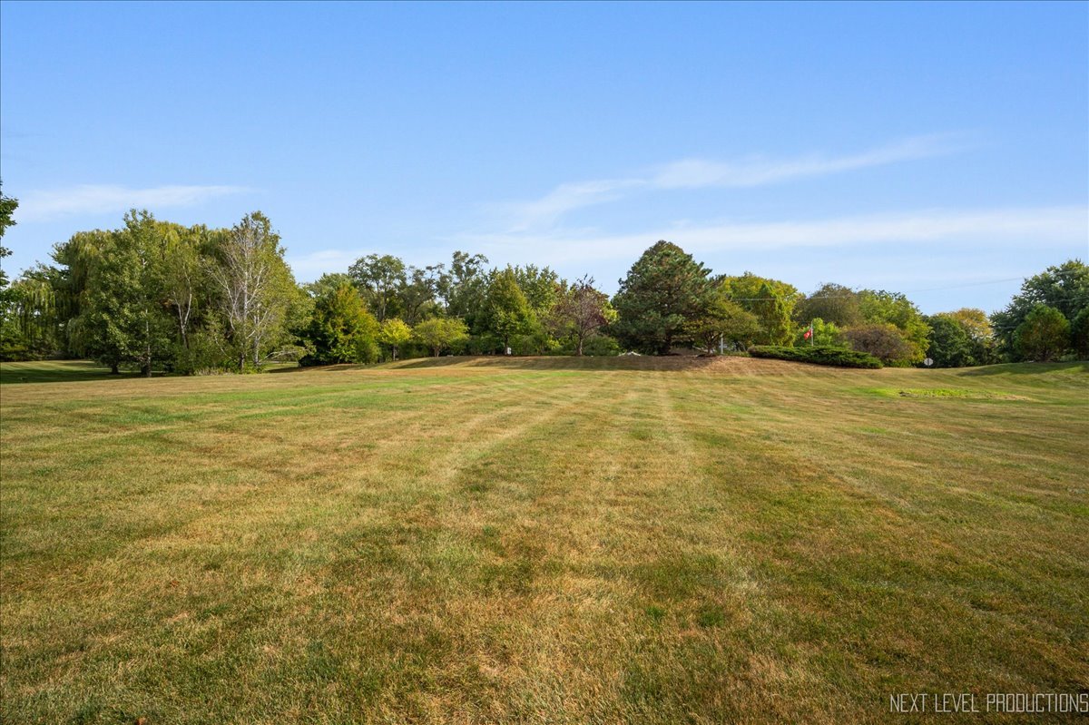 7N919 Cloverfield Road, St. Charles, IL 60175