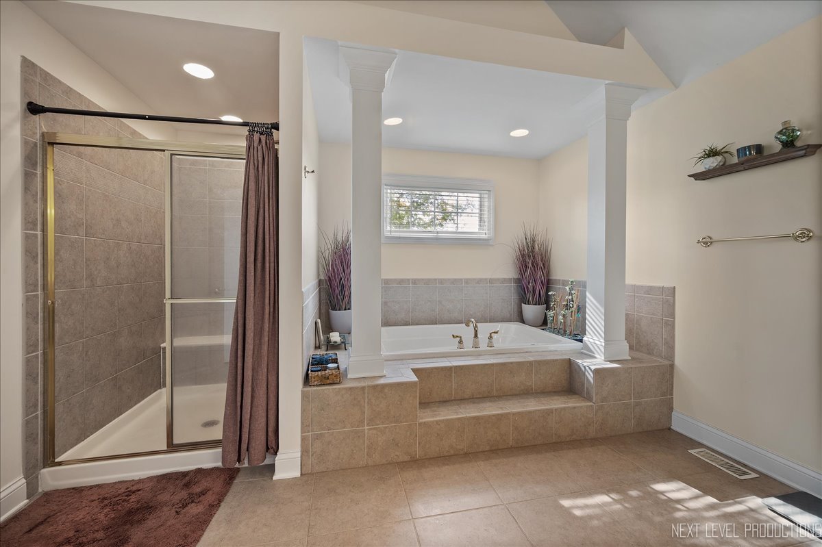 7N919 Cloverfield Road, St. Charles, IL 60175