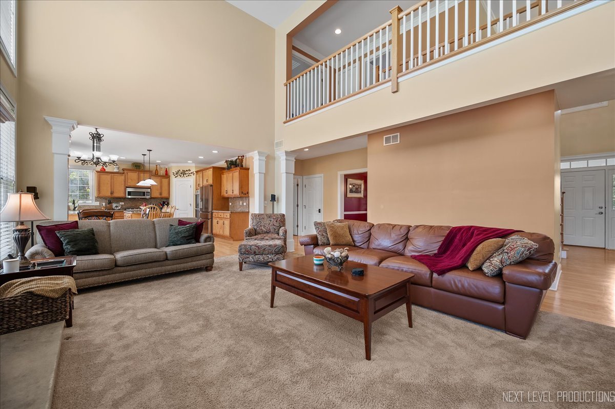 7N919 Cloverfield Road, St. Charles, IL 60175