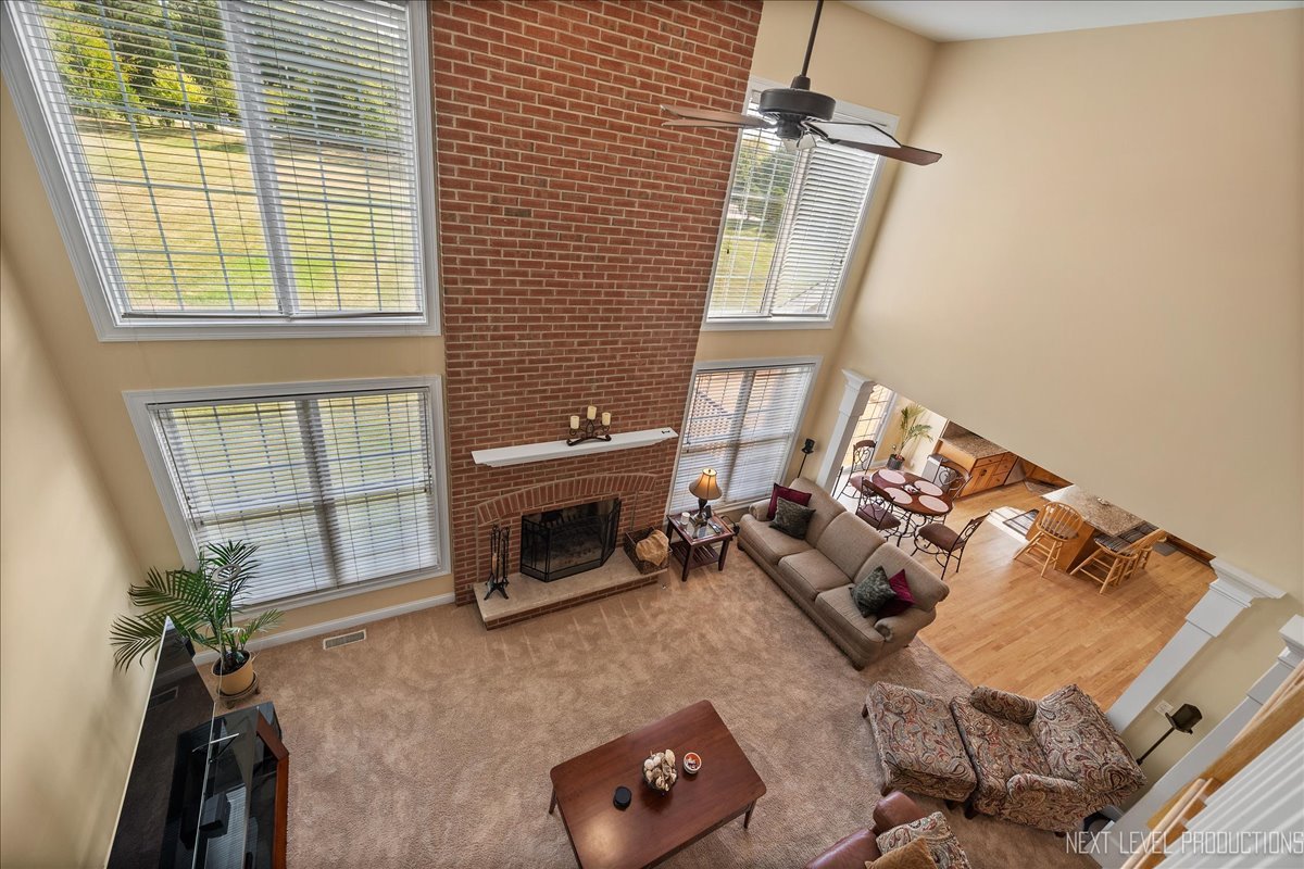 7N919 Cloverfield Road, St. Charles, IL 60175