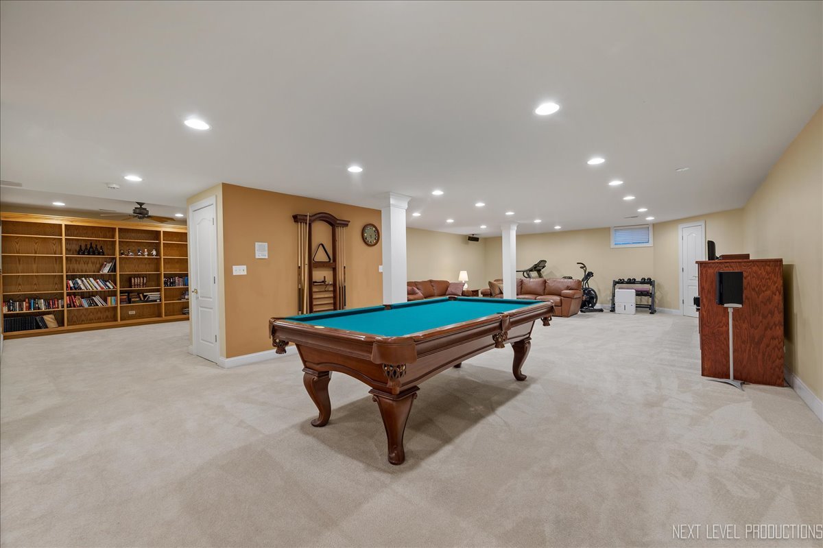 7N919 Cloverfield Road, St. Charles, IL 60175