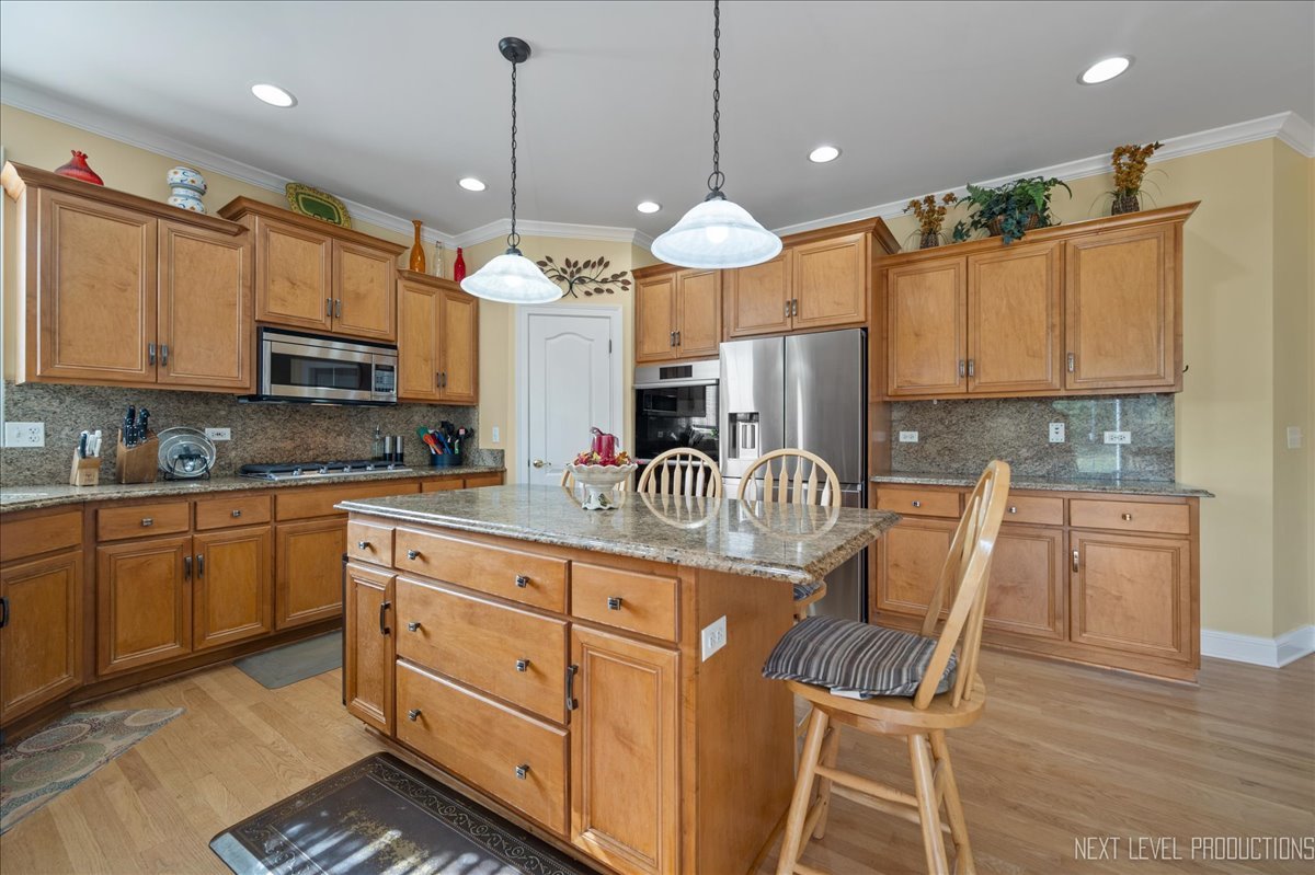 7N919 Cloverfield Road, St. Charles, IL 60175