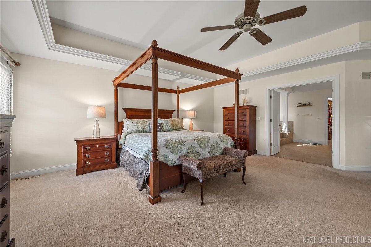 7N919 Cloverfield Road, St. Charles, IL 60175
