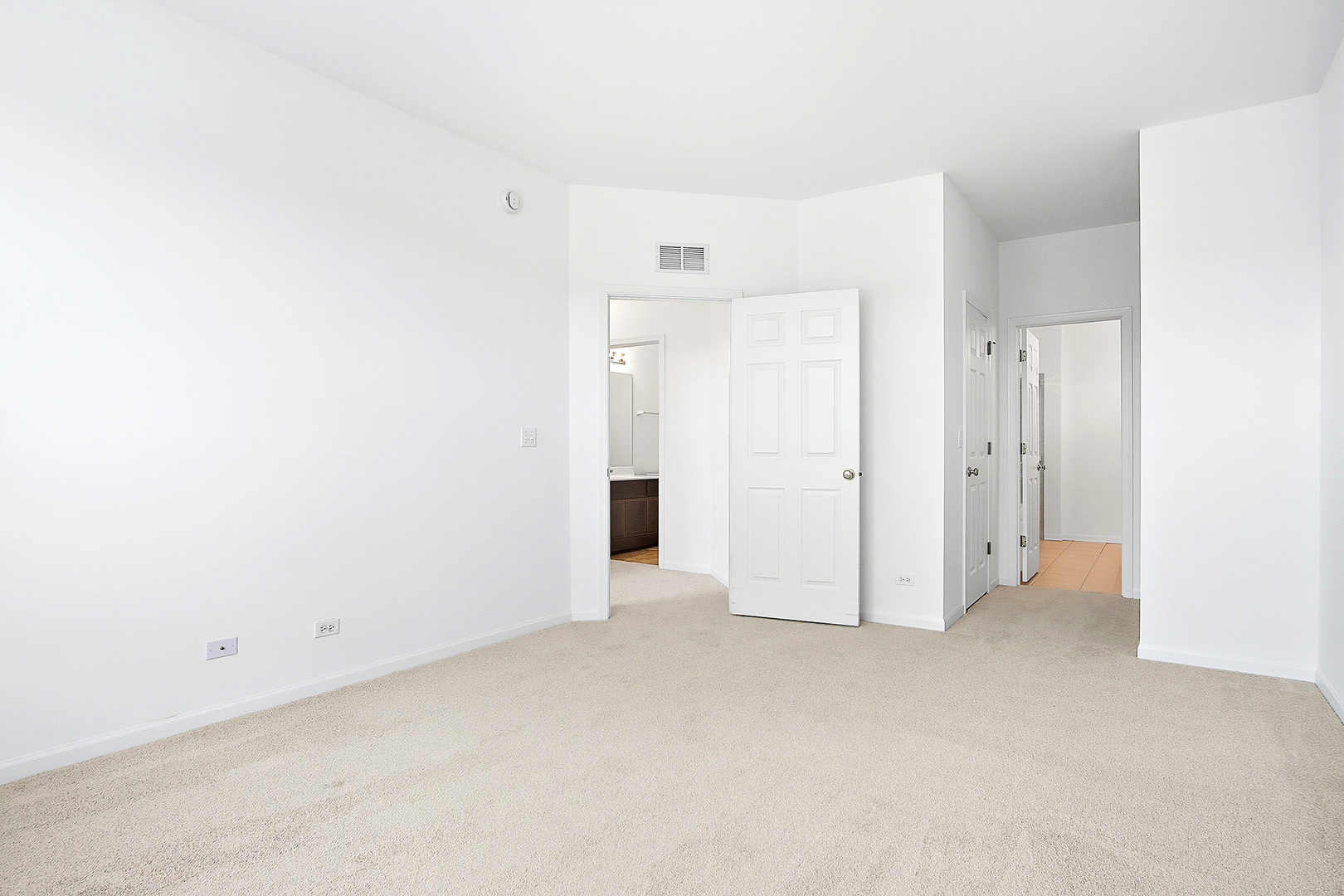 4221 Savoy Lane #28C721, McHenry, IL 60050