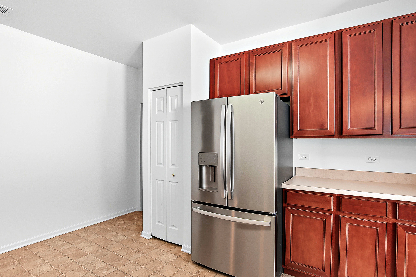 4221 Savoy Lane #28C721, McHenry, IL 60050