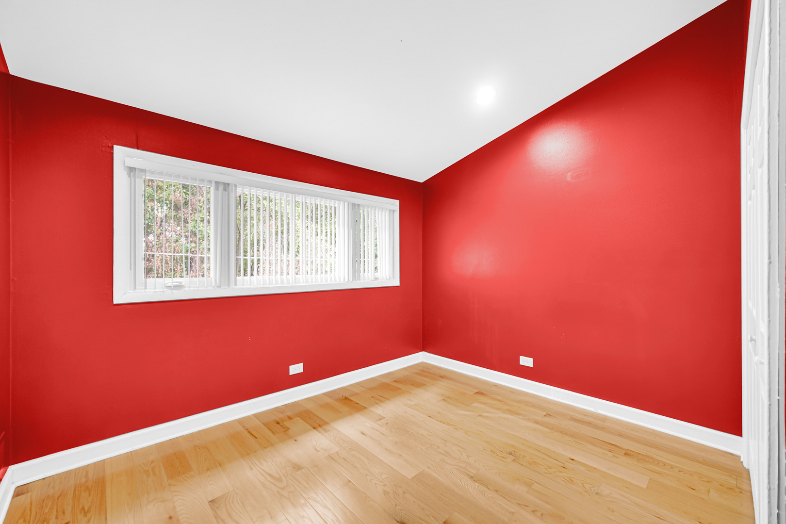 9454 Meadow Lane, Des Plaines, IL 60016