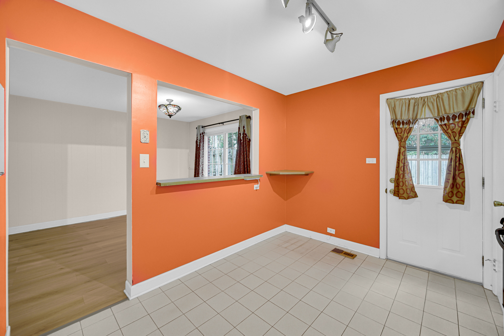 9454 Meadow Lane, Des Plaines, IL 60016